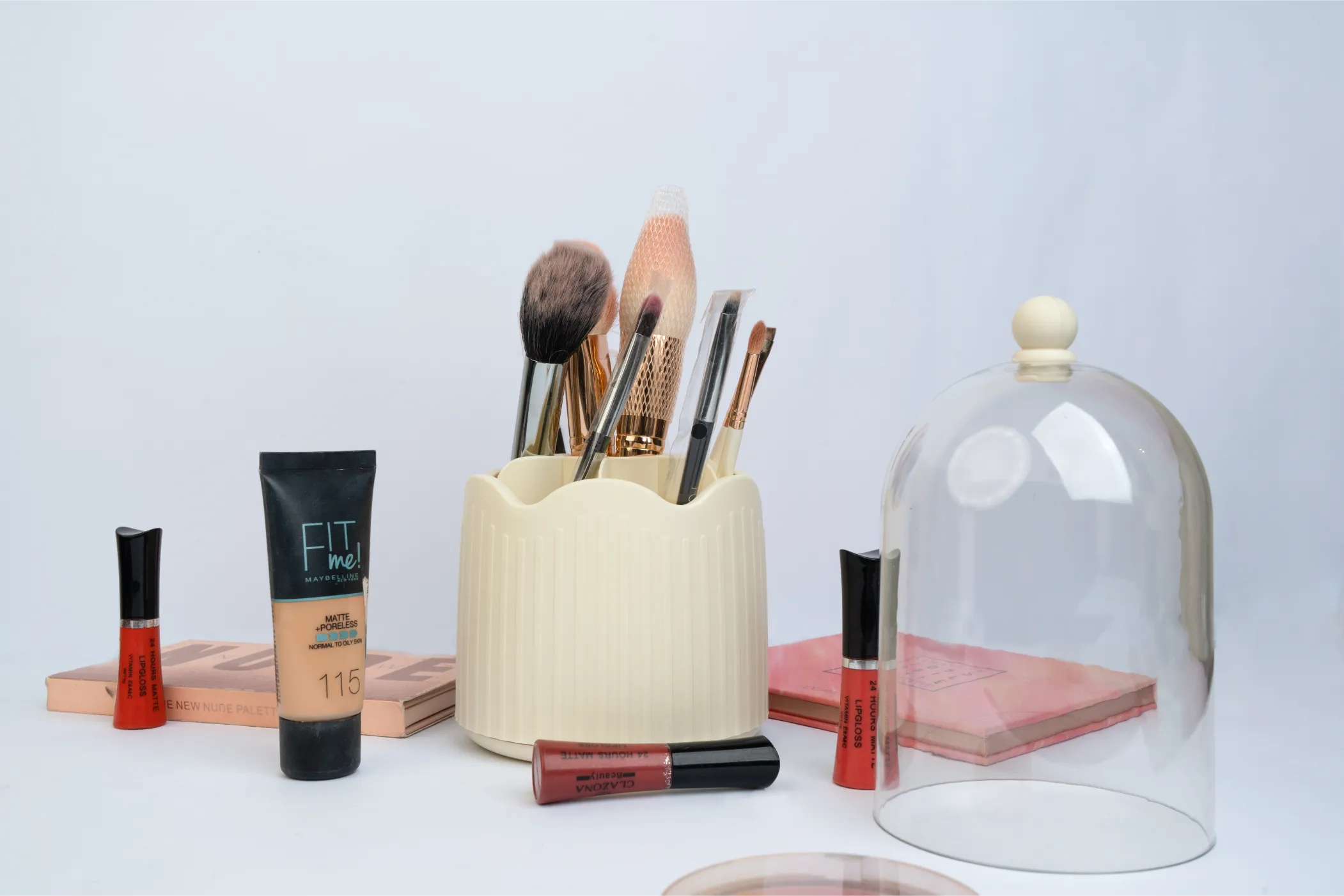 Moveable Glass Pouch